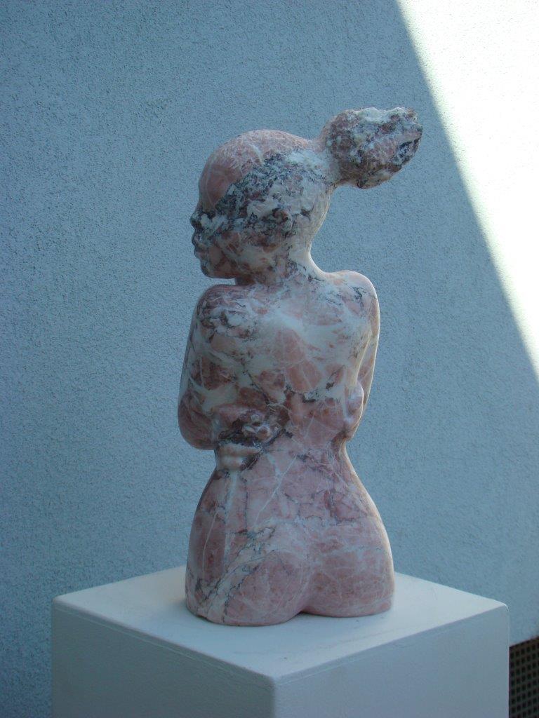  Skulptur Mädchenakt - Destan Gashi